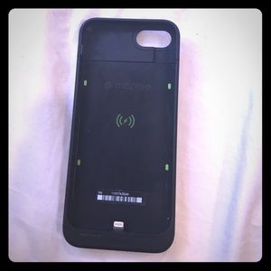 A charging phone case